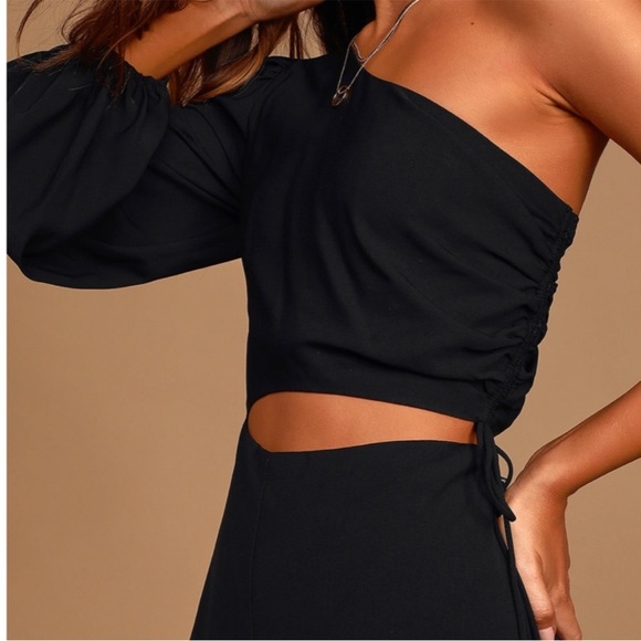 Never Worn Lulu’s Dreams Plans One-Shoulder Cutout Romper - Picture 2 of 8